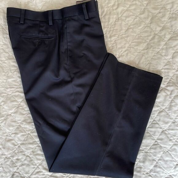 Men’s Dockers D3 classic fit dark blue 31 “ waist 32 “ inseam
